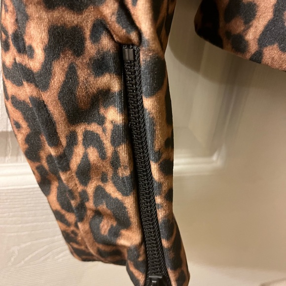 Romeo and Juliet Couture leopard print moto jacket - Picture 6 of 7
